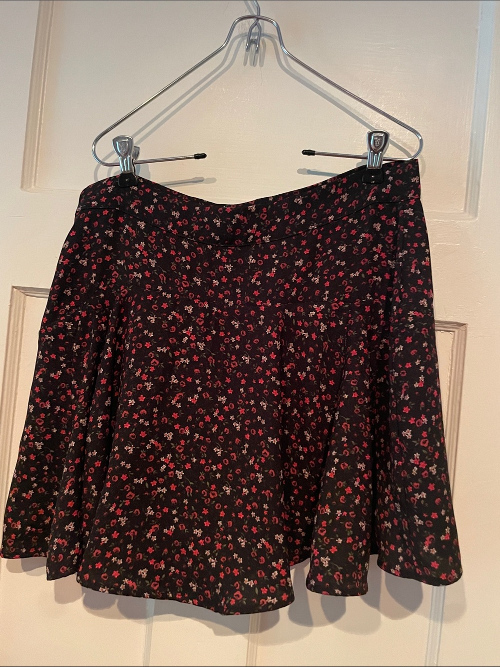 Zara Black with Red Floral Design Skort - Picture 3 of 6